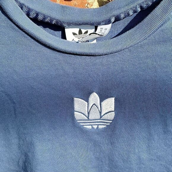 Adidas tee - Picture 3 of 6